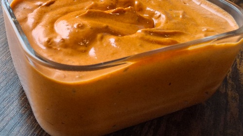 Tomaten-Paprika-Butter